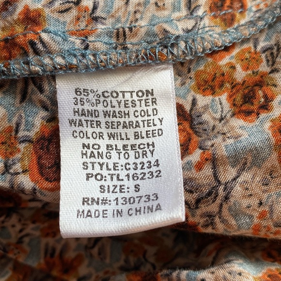 Umber Sleeveless Crochet Floral Dress: Size Small - Picture 8 of 8